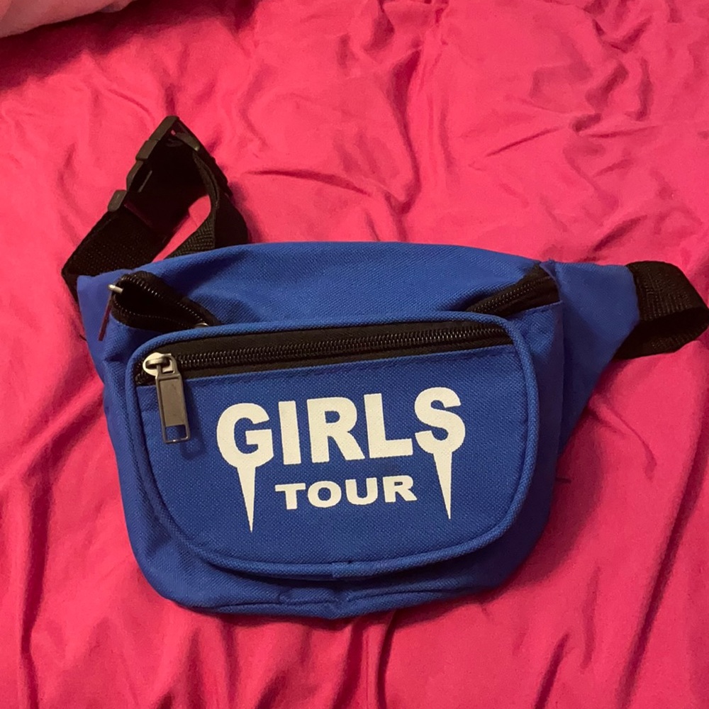 girls tour fanny pack